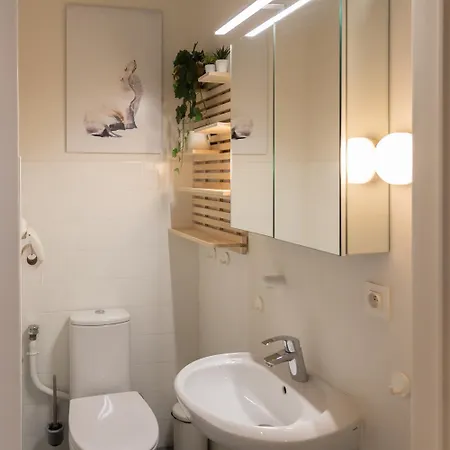Ruime 2 Pers Bij Casino Oostende: Geniet Zee, Kunst, En Relax * オステンド